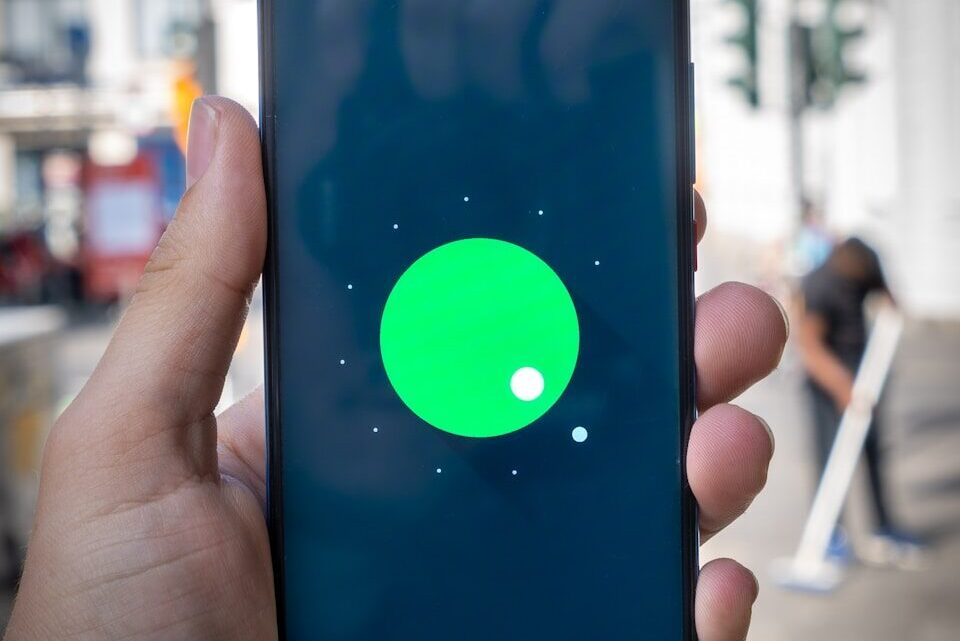 Sekrety aparatu w smartfonie: zaawansowane funkcje i kreatywne zastosowania (Android/iOS)