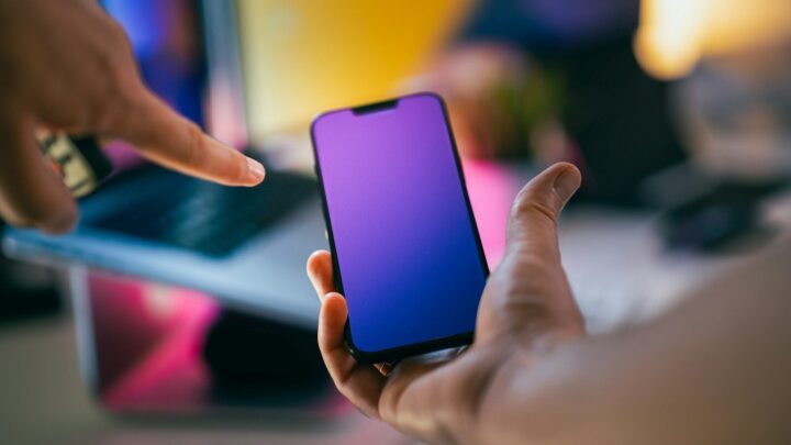 Zmieniłeś telefon? Jak bezpiecznie przenieść wszystkie dane na nowy smartfon (Android i iOS)