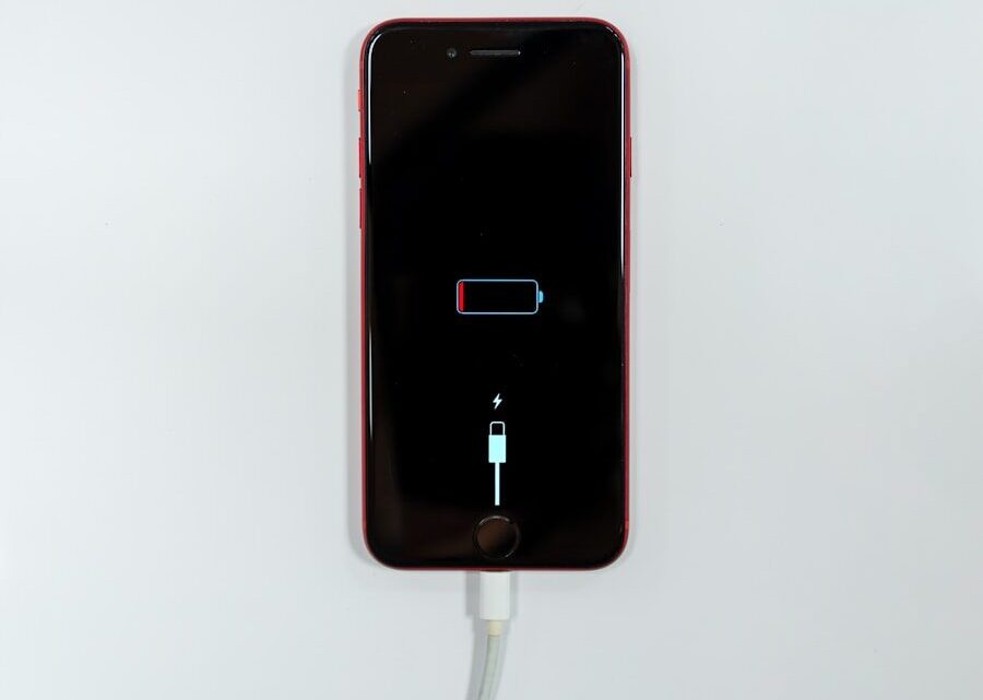 Jak przedłużyć żywotność baterii w smartfonie: Kompleksowy przewodnik