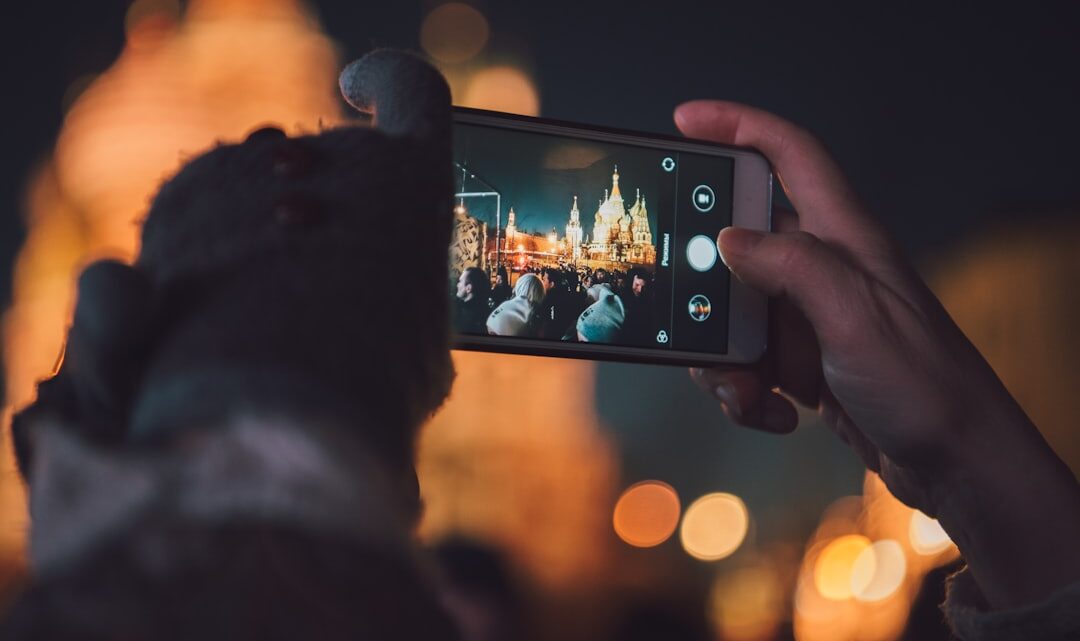 Analiza porównawcza aparatów smartfonów: Który model oferuje najlepsze zdjęcia w trudnych warunkach oświetleniowych?