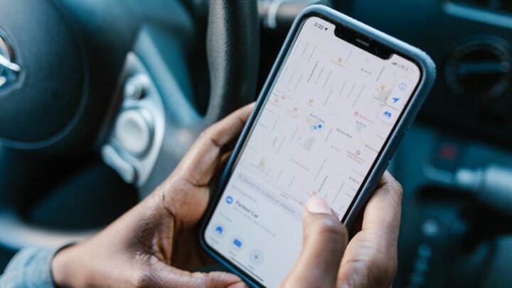 Jak efektywnie wykorzystać geolokalizację w smartfonie do organizacji podróży, geotagowania zdjęć i bezpieczeństwa rodziny? (Android i iOS)