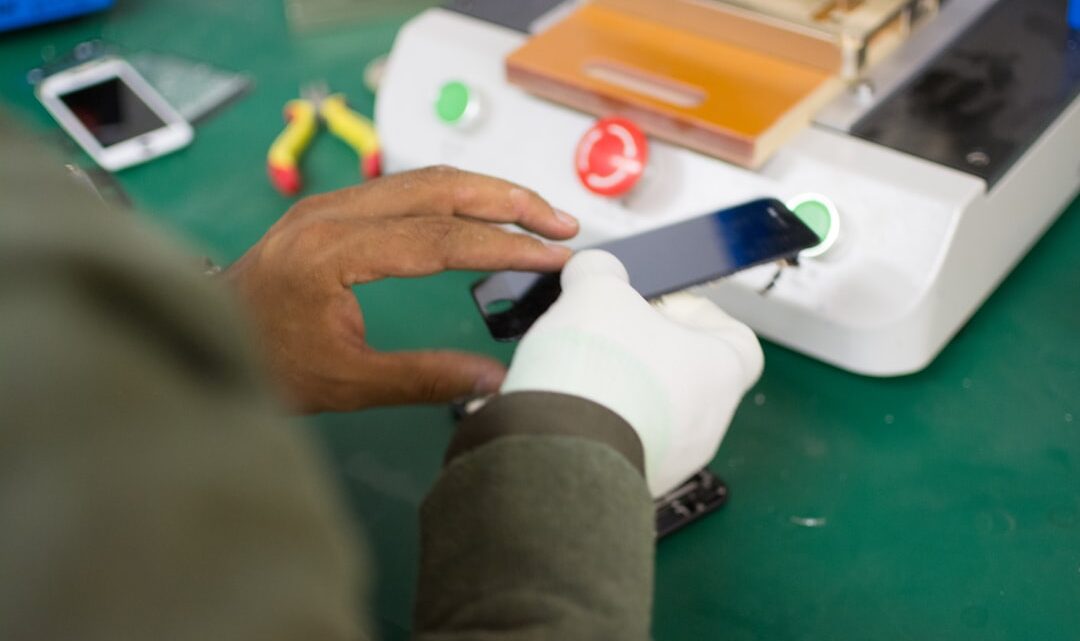 Jak sprawdzić, czy mój smartfon ma potencjalne wady fabryczne i jak zgłosić reklamację po zakupie?