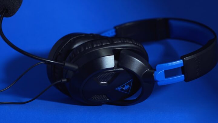 Jak wybrać i skonfigurować słuchawki Bluetooth do rozmów telefonicznych? Analiza mikrofonów i technologii redukcji szumów. (Kategorie: Słuchawki, Bluetooth, Łączność, Poradniki, Smartphone)