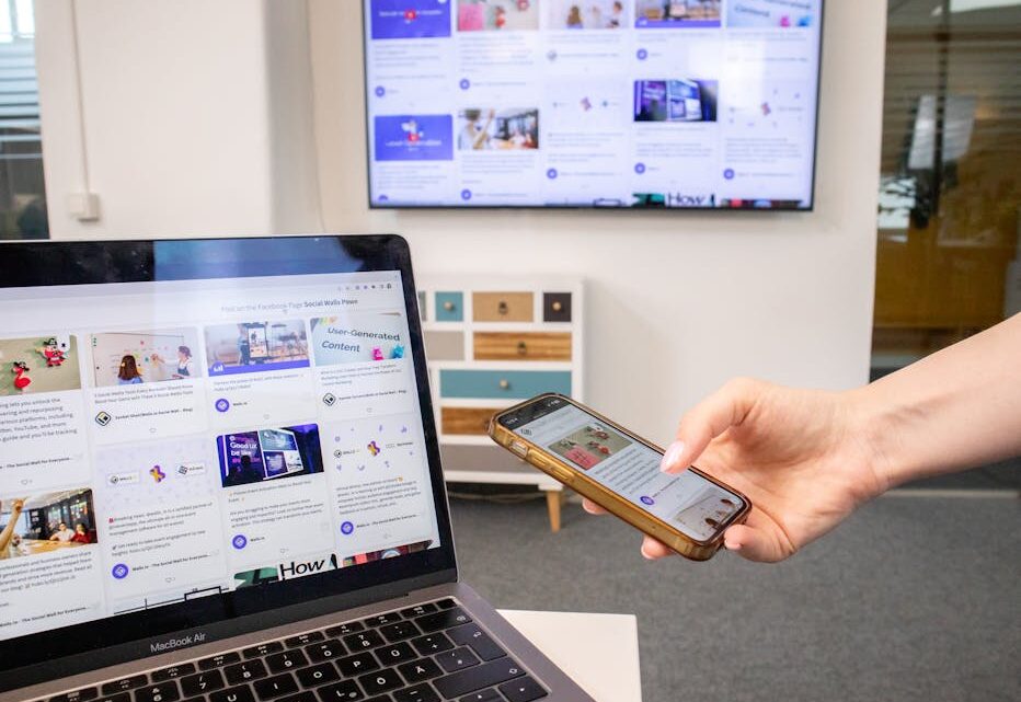 Jak wykorzystać tryb wielu okien (split-screen i floating window) na Androidzie i iOS do maksymalizacji produktywności?