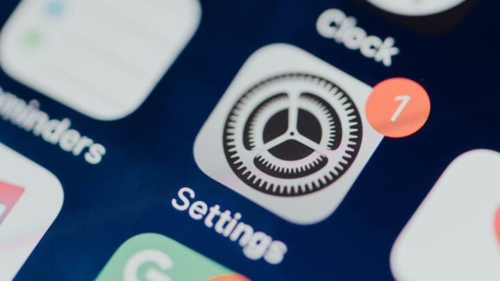 Jak zmienić domyślne aplikacje w telefonie (przeglądarka, SMS, galeria itp.) na Androidzie i iOS?