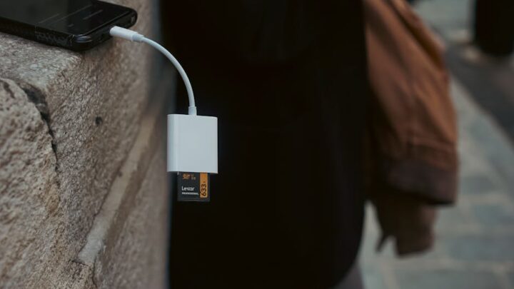 Kompresja i dekompresja plików na smartfonie: Jak zarządzać archiwami ZIP i RAR na Androidzie i iOS bez komputera?