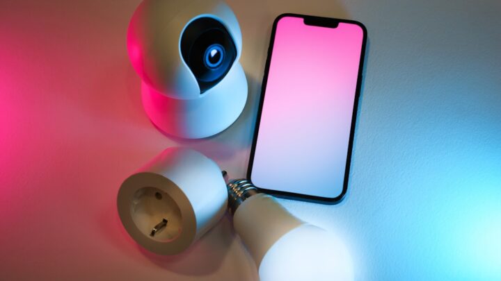 Telefon jako centrum sterowania inteligentnym domem: Integracja urządzeń i automatyzacja na Androidzie i iOS