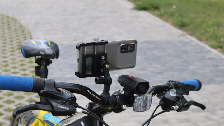 Telefon jako nawigacja rowerowa i piesza: Najlepsze aplikacje i akcesoria do outdoorowej aktywności (Android i iOS)