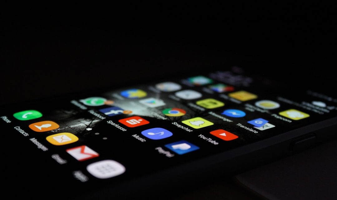 Dlaczego powiadomienia push z aplikacji (np. bankowych, komunikatorów) nie przychodzą lub są opóźnione? Diagnostyka i rozwiązania na Androidzie i iOS