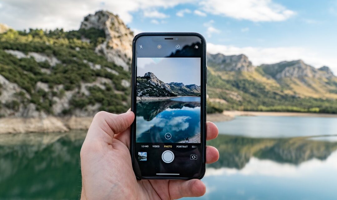 Edycja zdjęć na smartfonie z pomocą sztucznej inteligencji: Retusz, usuwanie obiektów i kreatywne transformacje na wyciągnięcie ręki (Android i iOS).