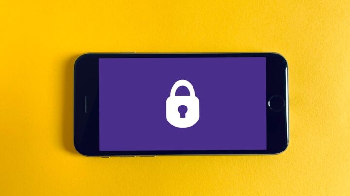 Jak chronić smartfon przed wirusami i złośliwym oprogramowaniem? Praktyczne porady