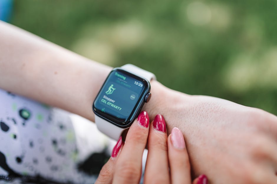 Jak efektywnie wykorzystać funkcje Wear OS (lub watchOS) na smartwatchu? Poradnik zarządzania powiadomieniami, aplikacjami i płatnościami.