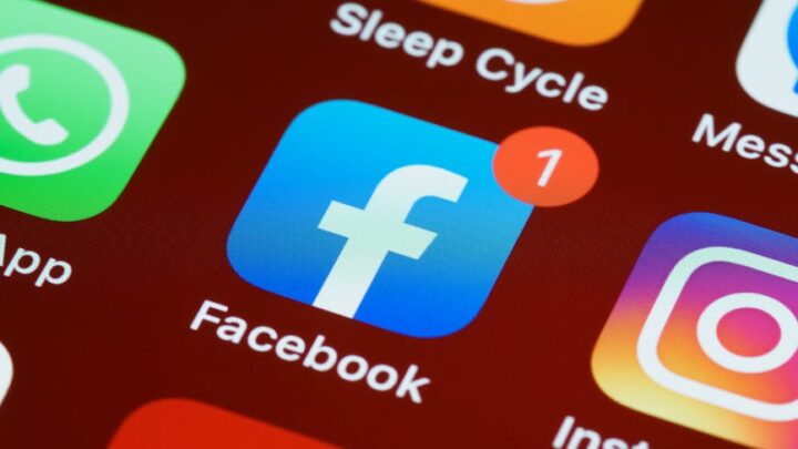 Jak klonować aplikacje na Androidzie i iOS? Używanie wielu kont na jednym telefonie (np. dwie kopie WhatsApp).