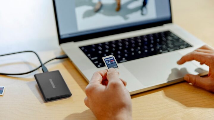 Korzystanie ze smartfona jako mobilnego dysku przenośnego (zewnętrznego): Jak zarządzać plikami i folderami (Android i iOS)?