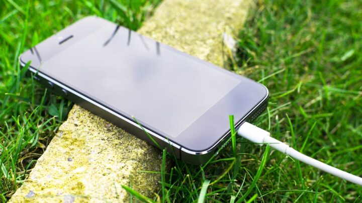 Optymalizacja zużycia baterii w trybie offline: Jak oszczędzać energię bez połączenia z siecią (Android i iOS)