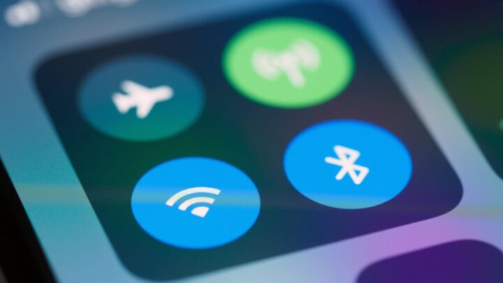 Smartfon jako przenośny skaner sieci Wi-Fi i analizator sygnału: Optymalizacja zasięgu i bezpieczeństwa domowej sieci.