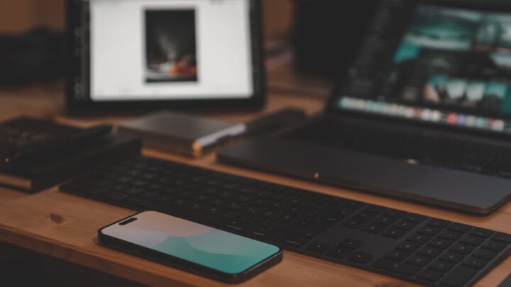 Smartfon lub tablet jako drugi ekran: Jak rozszerzyć pulpit komputera lub innego urządzenia mobilnego za pomocą Sidecar (Apple) i podobnych rozwiązań?
