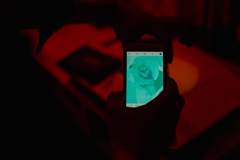 Wpływ światła niebieskiego na wzrok i sen: Jak smartfonowe tryby ochrony oczu (filtr światła niebieskiego, tryb czytania) pomagają chronić zdrowie (Android i iOS)?