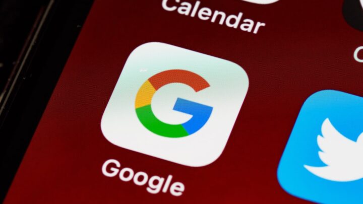 Czy warto aktualizować aplikacje systemowe na Androidzie? Analiza korzyści, ryzyka i wpływu na stabilność urządzenia.