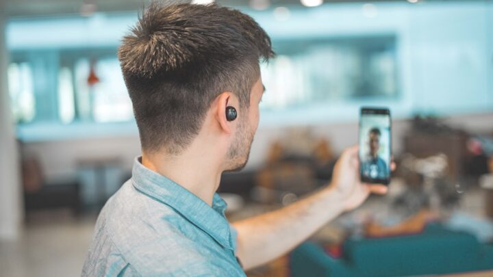Diagnostyka i poprawa jakości połączeń wideo na smartfonie: Co zrobić, gdy obraz się zacina lub dźwięk jest zniekształcony? Porady dla komunikatorów.