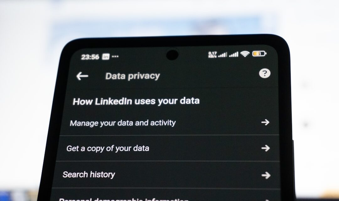 Jak oszczędzać dane mobilne poprzez kompresję i inteligentne funkcje przeglądarek (np. tryb oszczędzania danych Chrome, Opera Mini)?