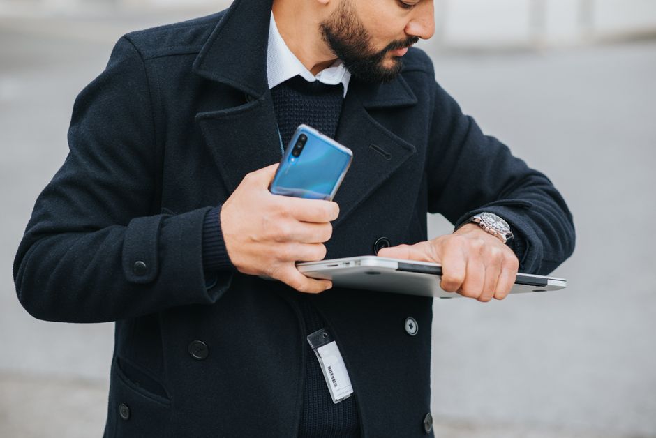 Jak sprawdzić autentyczność smartfona przed zakupem (nowego i używanego): Weryfikacja IMEI, numeru seryjnego, systemu i ukryte testy diagnostyczne (Android i iOS)?
