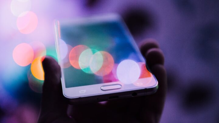 Zarządzanie cyfrowym dziedzictwem: jak zabezpieczyć i uporządkować dane na smartfonie na wypadek przyszłości? (Android i iOS)