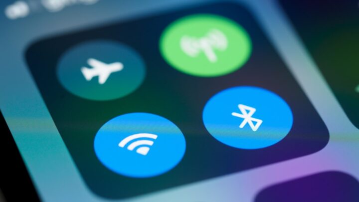 Bluetooth widzi urządzenie, ale nie chce się połączyć: Rozwiązywanie problemów z parowaniem i stabilnością połączenia z akcesoriami mobilnymi (poza słuchawkami).