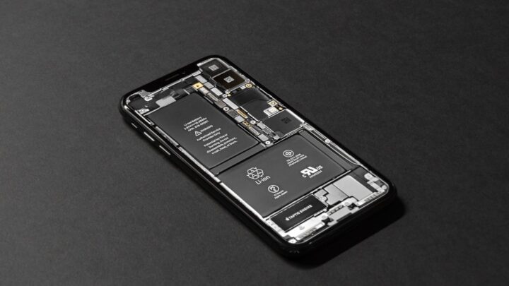 Inteligentne zarządzanie trybem oszczędzania energii w smartfonie: Jak utrzymać kluczowe funkcje i powiadomienia, jednocześnie maksymalizując żywotność baterii (Android i iOS)?