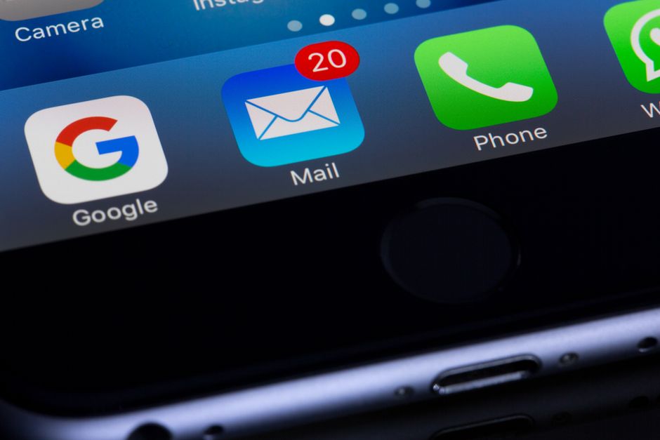 Jak bezpiecznie wykasować dane konkretnej aplikacji z telefonu, zachowując pozostałe? (np. tylko historię WhatsApp, a nie cały telefon)