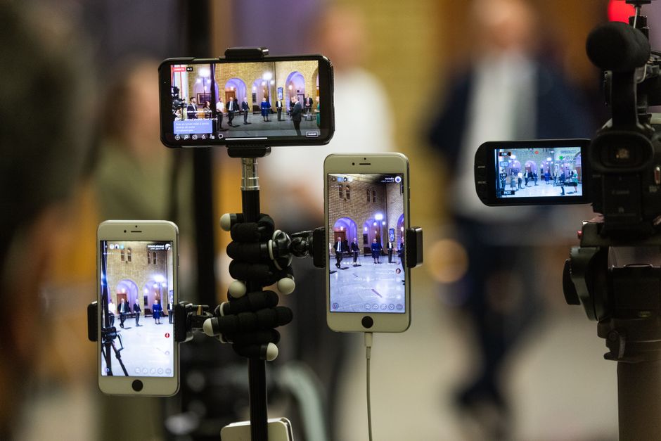 Jak efektywnie zarządzać buforowaniem i pamięcią podręczną aplikacji do multimediów (np. Spotify, Netflix) na smartfonie, aby zapewnić płynne odtwarzanie offline i oszczędzić miejsce?