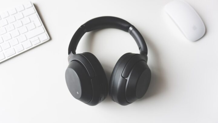 Jak sparować słuchawki Bluetooth z wieloma urządzeniami jednocześnie? Przewodnik po funkcji Multipoint (Android i iOS)