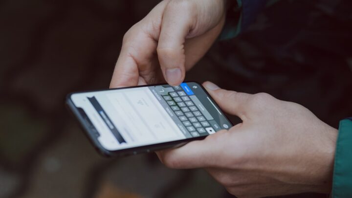 Jak tworzyć i zarządzać szablonami wiadomości SMS/MMS w smartfonie (szybkie odpowiedzi, planowane wysyłki, automatyczne odpowiedzi)?