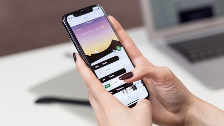 Smartfon jako mobilny skaner tekstu i tłumacz dokumentów w podróży: Jak używać OCR i tłumaczenia w czasie rzeczywistym dla obcojęzycznych treści (Android i iOS)?