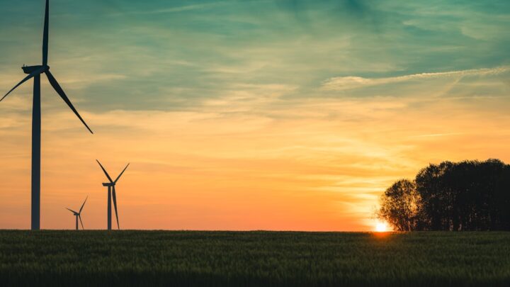 Wpływ sztucznej inteligencji w smartfonach na zużycie energii i ekologię: Czy AI jest „zielona”?