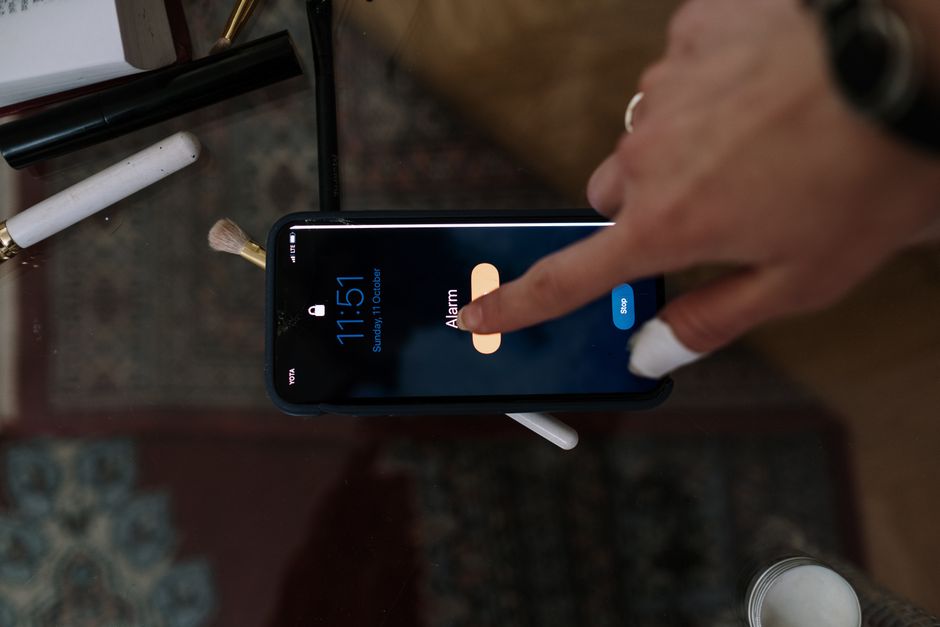 Spersonalizowane alarmy smartfon: Bezpieczeństwo, leki Android/iOS