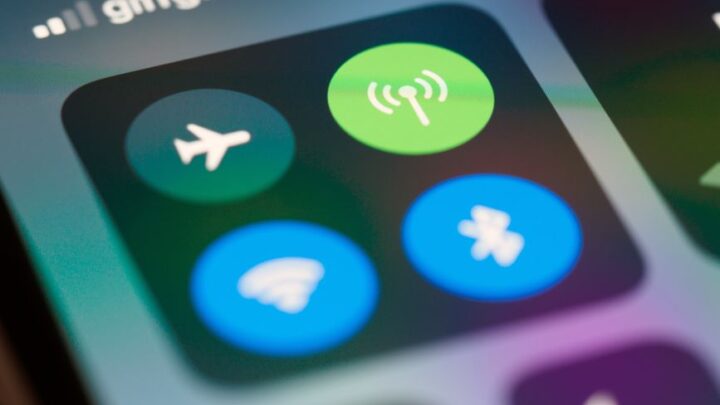 Automatyczne przełączanie Wi-Fi/danych – oszczędzaj!